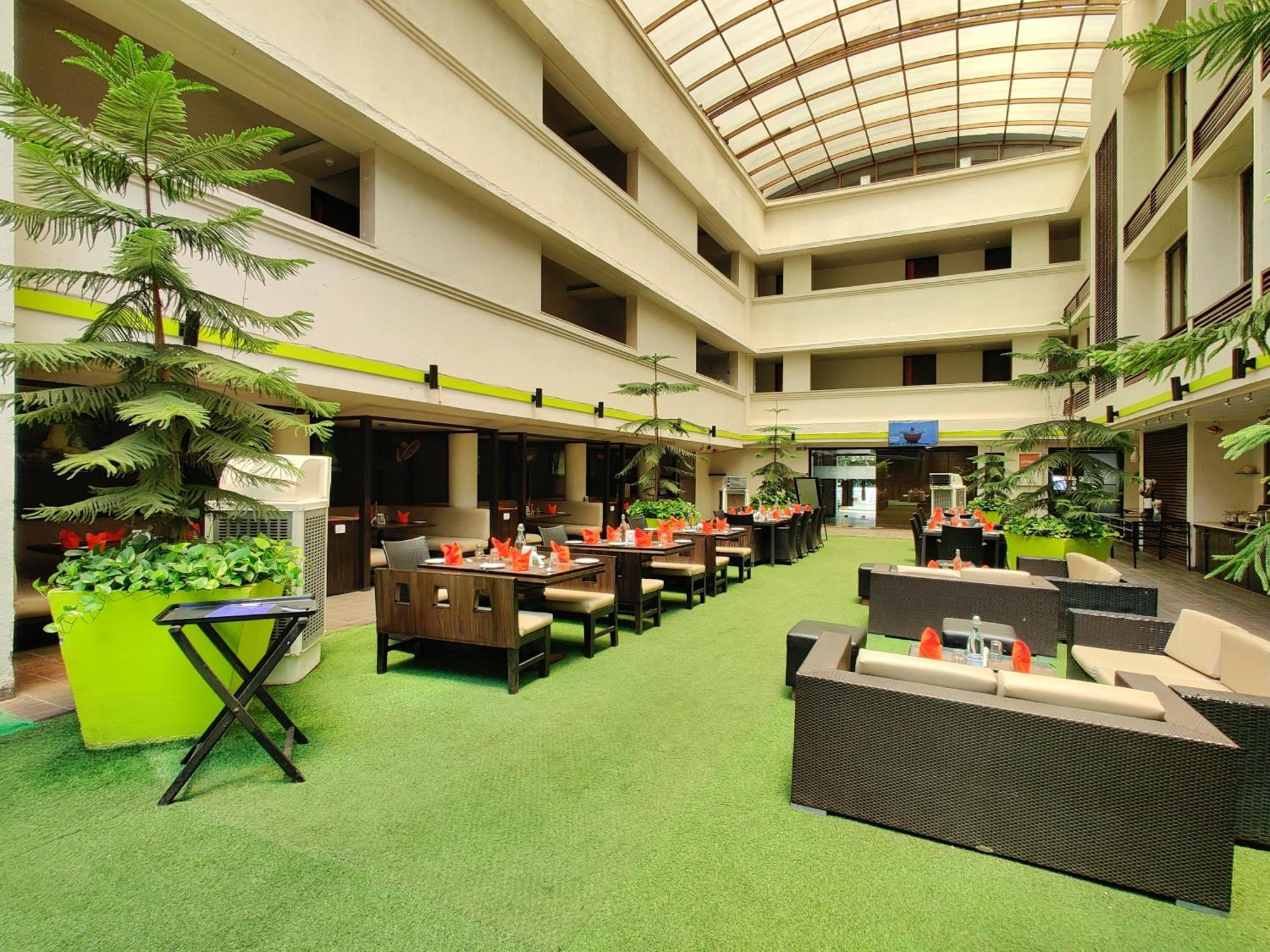 Citrus Hotel Lonavala Exterior foto